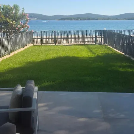 Sea View *